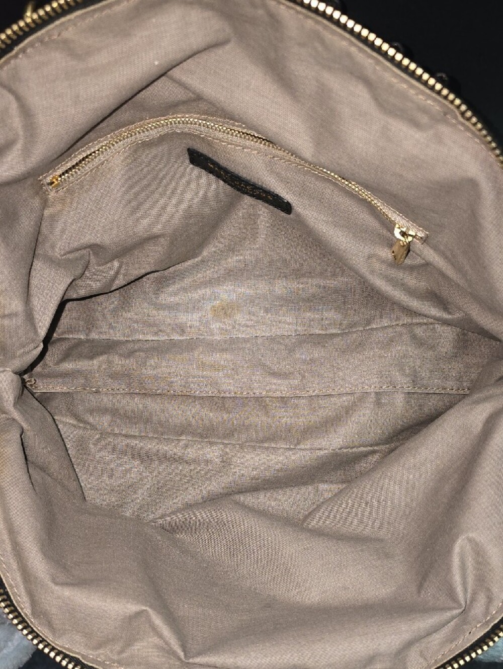 Marc Jacobs Black Leather Shoulder Bag with Gold Hardware - Picture 13 of 13